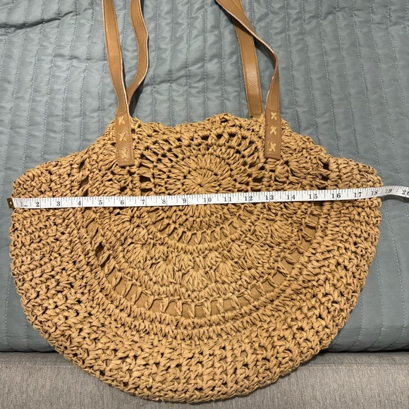 Elegant Tan Crochet Tote Beach Bag - Picture 4 of 8